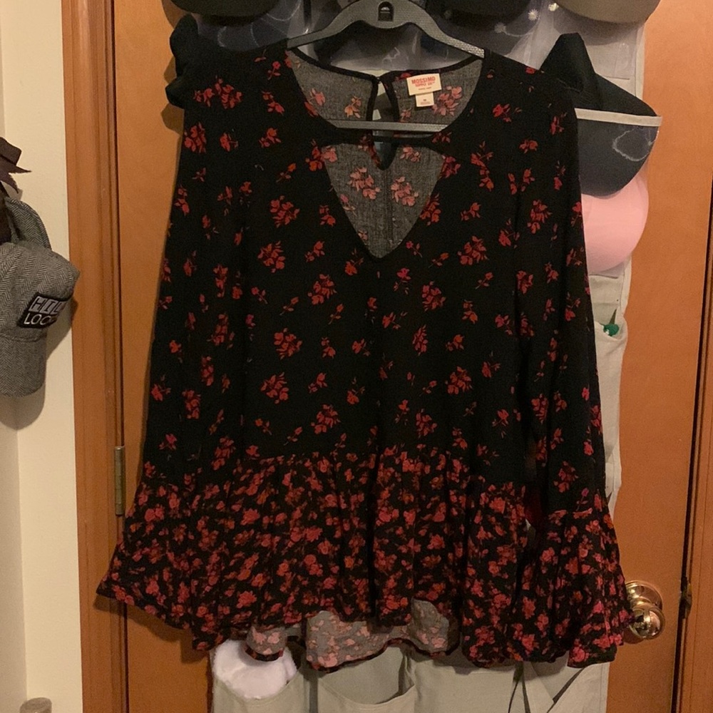 Floral Peplum Bell Sleeve Blouse w/ front cut out